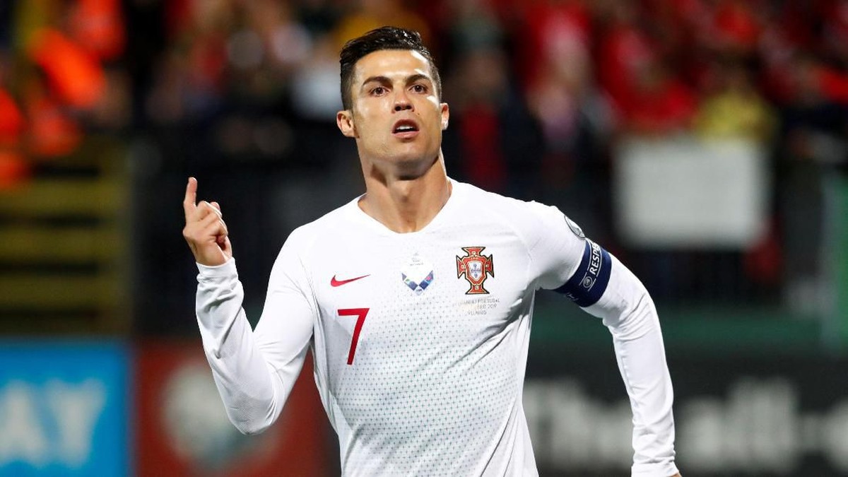 Cristiano Ronaldo mencetak empat gol untuk memenangkan Portugal di Kualifikasi Piala Eropa 2020. Foto: Ints Kalnins / Reuters