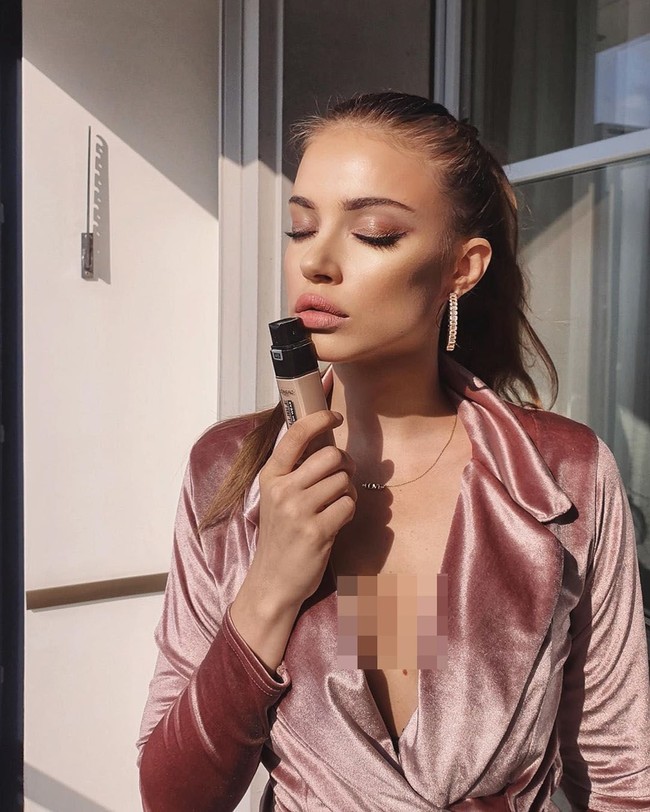 Tak hanya populer di Instagram, ia juga sering menjadi pembicara di universitas dan konferensi mengenai bisnis dan kepemimpinan wanita. Ia bahkan berbicara di TEDx dan markas PBB. Foto: Instagram @xenia