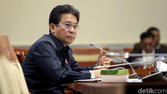 Uji kelayakan dan kepatutan capim KPK kembali berlanjut hari ini, Kamis (12/9). Johanis Tanak jadi salah satu capim KPK yang diuji Komisi III DPR hari ini.
