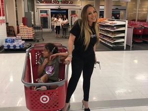 Ibunya Tajir Melintir, Anak Mariah Carey Pilih Shopping di Tempat Tak Terduga