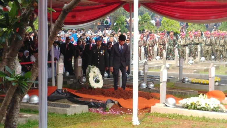 Jokowi Kenang Pesan Habibie: Tanpa Cinta, Kecerdasan Itu Berbahaya Jokowi Kenang Pesan Habibie: Tanpa Cinta, Kecerdasan Itu Berbahaya
