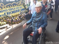 Kisah Ciputra, Ali Sadikin, dan Liem Sioe Liong