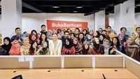 Pria 33 tahun ini sedang dibicarakan terkait isu PHK karyawan Bukalapak. Disebutnya Bukalapak tengah melakukan penataan internal dalam bentuk restrukturisasi, rasionalisasi, dan rekrutmen secara terfokus untuk mendukung implementasi strategi bisnisnya. Foto: Instagram achmadzaky