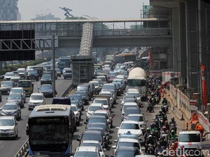 Ganjil Genap Berlaku Besok, Apakah Termasuk Motor?