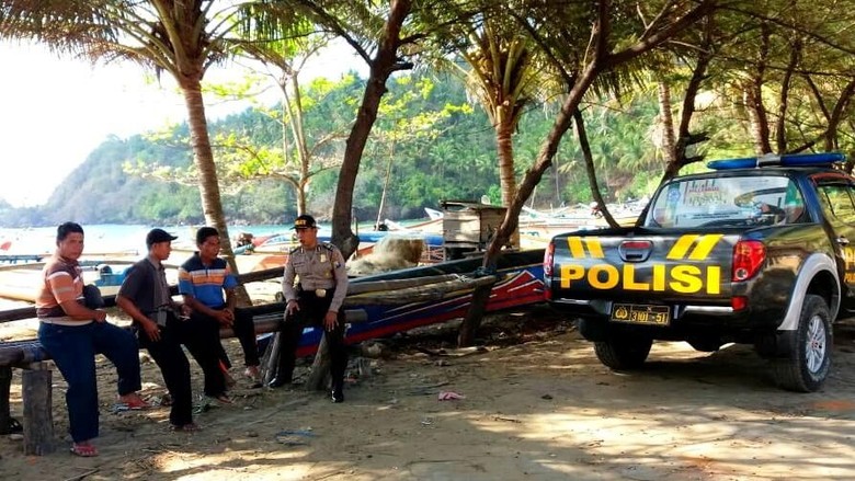 Dua Pencari Rumput Laut Dikabarkan Hilang di Pesisir Trenggalek Dua Pencari Rumput Laut Dikabarkan Hilang di Pesisir Trenggalek