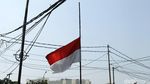 Bendera Merah Putih Setengah Tiang Berkibar Hormati Habibie