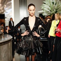 Desainer Ralph Lauren menghadirkan koleksi busananya pada gelaran New York Fashion Week Spring 2020 di William and Wall, The Manhattan Yacht Club, New York. Sabtu, 7 September 2019. [Photo by JP Yim/Getty Images]