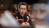 Capim KPK Luthfi Jayadi Kurniawan menilai organisasi kemasyarakatan seperti Nahdlatul Ulama (NU) dan Muhammadiyah perlu dilibatkan dalam pemberantasan korupsi.