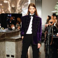 Desainer Ralph Lauren menghadirkan koleksi busananya pada gelaran New York Fashion Week Spring 2020 di William and Wall, The Manhattan Yacht Club, New York. Sabtu, 7 September 2019. [Photo by JP Yim/Getty Images]