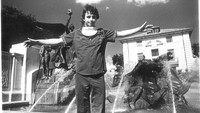Meski didiagnosa sebagai penderita skizofrenia dan bipolar, Daniel Johnston justru memiliki karya yang sangat fenomenal seperti Live in Vain dan True Love Will Find You In The End.  Dok. Twitter