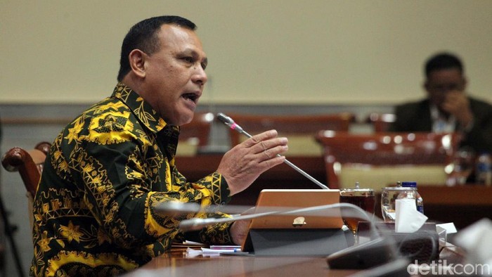 Capim KPK Firli Bahuri melakukan fit and proper test di Komisi III DPR, Senayan, Jakarta, Kamis (12/9/2019). Sejumlah hal dipaparkan Irjen Firli.