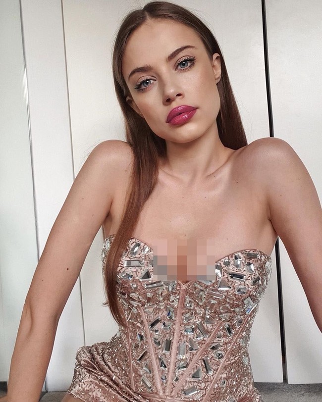 Merefensi 2001 bukanlah sebuah bercandaan Xenia, Tidak pantas, tulis beberapa komentator mengenai caption pengusaha di bidang fashion tersebut. Foto: Instagram @xenia