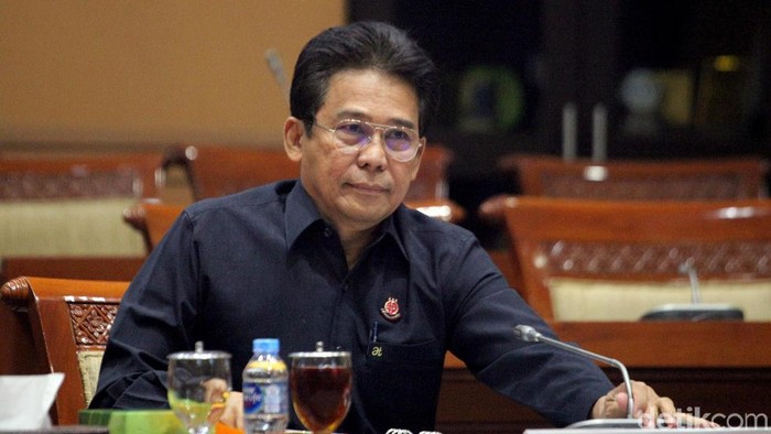 Uji kelayakan dan kepatutan capim KPK kembali berlanjut hari ini, Kamis (12/9). Johanis Tanak jadi salah satu capim KPK yang diuji Komisi III DPR hari ini.