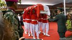Berbalut Merah Putih, Jenazah BJ Habibie Diberangkatkan ke TMP Kalibata