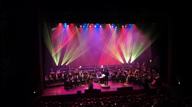 Kembali ke Dekade 80-an Bersama Addie MS dan Twilite Orchestra