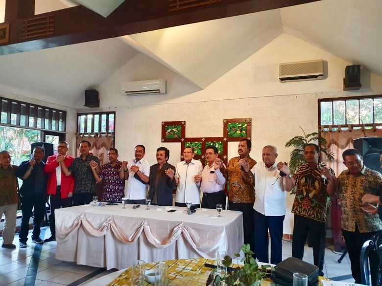 Eksponen Tri Karya Golkar Desak Munas Dipercepat Eksponen Tri Karya Golkar Desak Munas Dipercepat