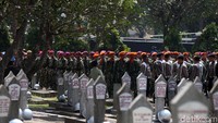 Pasukan TNI-Polri nampak telah hadir di TMP Kalibata, Jakarta, jelang pemakaman Presiden ke-3 RI BJ Habibie, Kamis (12/9/2019).