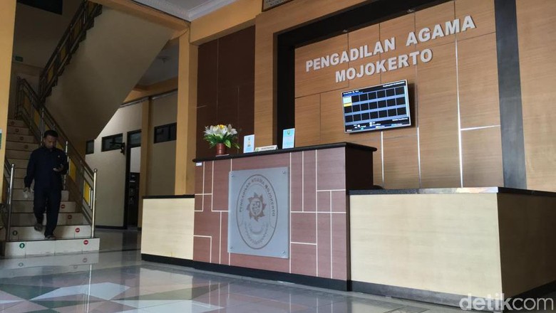 Pernikahan Dini Jadi Pemicu Adanya 1.201 Janda Muda di Mojokerto Pernikahan Dini Jadi Pemicu Adanya 1.201 Janda Muda di Mojokerto