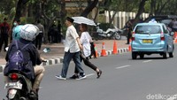 Menjelang pemakaman Presiden Ke-3 RI BJ Habibie, polisi akan menutup arus lalu lintas di kawasan sekitar Taman Makam Pahlawan (TMP) Kalibata. Arus lalu lintas tersebut ditutup mulai pukul 12.00 WIB.