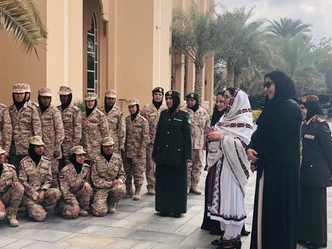 Kisah Para Wanita di Arab yang Hidupnya Berubah Setelah Ikut Pelatihan Militer