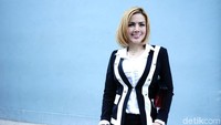 Duh, Barbie jangan-jangan nggak tahu nih Nevada itu di mana? Pool/Palevi S/detikFoto.