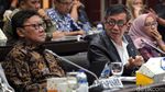 Malam-malam, DPR-Pemerintah Bahas Revisi UU KPK