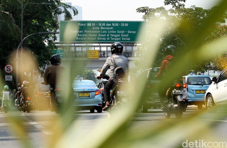 Ganjil genap. Foto: Rifkianto Nugroho Ganjil genap. Foto: Rifkianto Nugroho