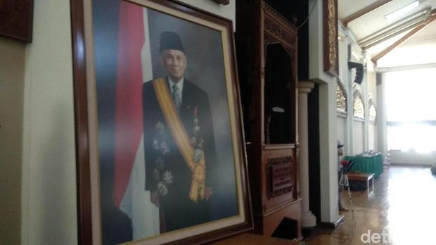 Ribuan Pegawai PT DI Salat Gaib Doakan dan Kenang BJ Habibie