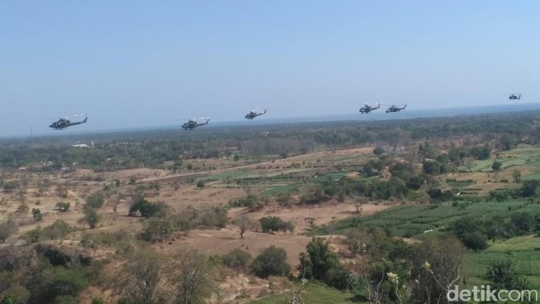 Wiranto Apresiasi Kemampuan TNI Hancurkan Musuh dalam Latgab di Situbondo Wiranto Apresiasi Kemampuan TNI Hancurkan Musuh dalam Latgab di Situbondo