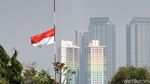 Bendera Merah Putih Setengah Tiang Berkibar Hormati Habibie