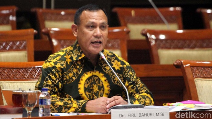 Capim KPK Firli Bahuri melakukan fit and proper test di Komisi III DPR, Senayan, Jakarta, Kamis (12/9/2019). Sejumlah hal dipaparkan Irjen Firli.