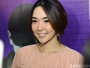 Tak Gentar Wabah Corona, Gisel: Doa Sama Cuci Tangan Sajalah