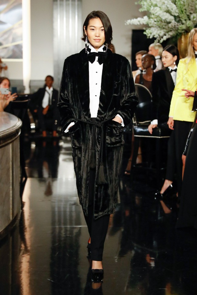 Desainer Ralph Lauren menghadirkan koleksi busananya pada gelaran New York Fashion Week Spring 2020 di William and Wall, The Manhattan Yacht Club, New York. Sabtu, 7 September 2019. [Photo by JP Yim/Getty Images]