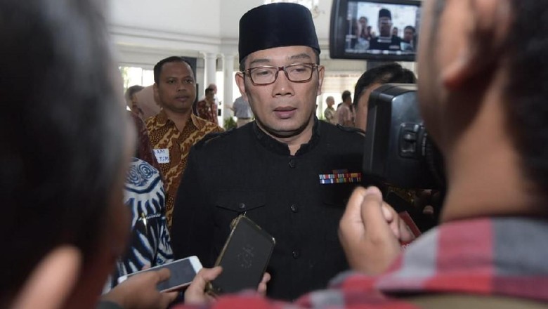 Ridwan Kamil Ingin Sematkan Nama BJ Habibie di Bangunan Monumental Ridwan Kamil Ingin Sematkan Nama BJ Habibie di Bangunan Monumental
