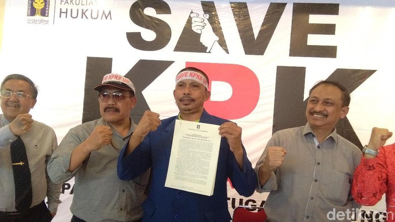 Jika Revisi UU KPK Disahkan, UII Siap Ajukan Mosi Tak Percaya ke Jokowi Jika Revisi UU KPK Disahkan, UII Siap Ajukan Mosi Tak Percaya ke Jokowi