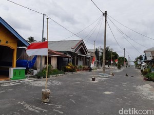 Bendera Setengah Tiang Untuk Habibie di Pulau Miangas