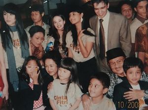 BJ Habibie dan Kesetiaannya Temani Ainun Tonton Cinta Fitri