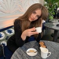 Setelah itu, Xenia sering tampil di berbagai majalah bahkan pernah memenangkan Best Bikini Body berdasarkan survei Schweizer Illustrierte. Maxim Swiss pun pernah menyebutnya sebagai Most Beautiful Woman of the Year ketika tampil dalam sampul majalah. Foto: Instagram @xenia