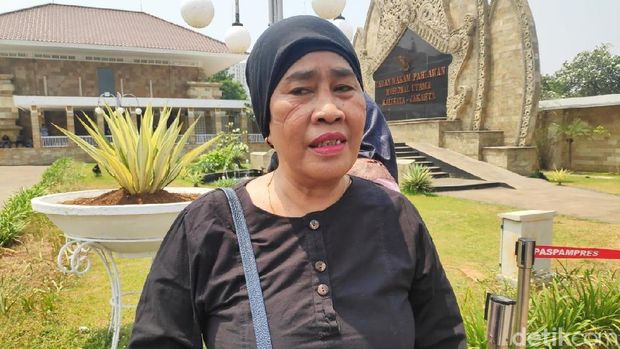 Jelang Pemakaman BJ Habibie, Warga Mulai Berdatangan ke TMP Kalibata