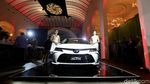 Sedan Legendaris Toyota Meluncur