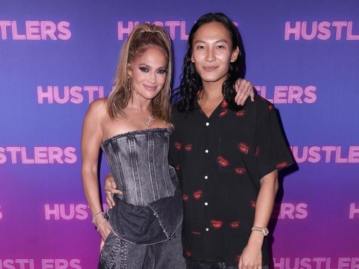 Jennifer Lopez NEW YORK, NEW YORK - SEPTEMBER 10: Jennifer Lopez and Alexander Wang attend STXfilms’ New York Special Screening of “Hustlers†on September 10, 2019 in New York City. (Photo by John Parra/Getty Images for STXfilms / Alexander Wang)