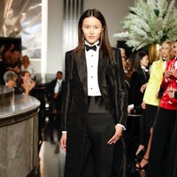 Desainer Ralph Lauren menghadirkan koleksi busananya pada gelaran New York Fashion Week Spring 2020 di William and Wall, The Manhattan Yacht Club, New York. Sabtu, 7 September 2019. [Photo by JP Yim/Getty Images]