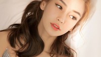 Wajah Angelababy kerap mengisi cover majalah internasional seperti Vogue. Dok. Instagram/angelababyct