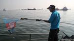 Aksi Bersihkan Sampah Laut Sambut Hari Perhubungan Nasional