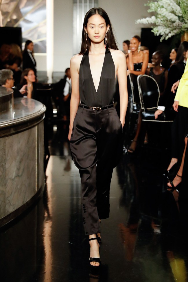 Desainer Ralph Lauren menghadirkan koleksi busananya pada gelaran New York Fashion Week Spring 2020 di William and Wall, The Manhattan Yacht Club, New York. Sabtu, 7 September 2019. [Photo by JP Yim/Getty Images]