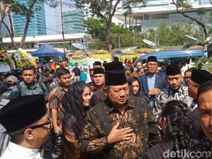 Didampingi AHY dan Ibas, SBY Melayat ke Rumah Duka BJ Habibie