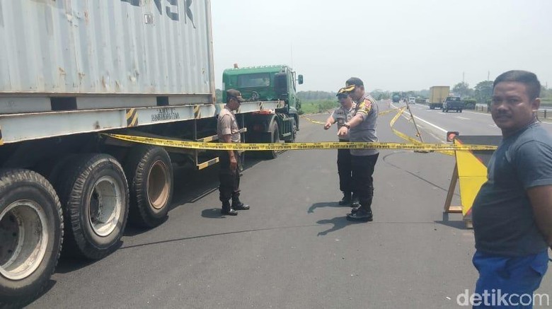 Selamatkan Ban Truknya yang Mau Dicuri, Darnoko Malah Tewas Ditabrak Selamatkan Ban Truknya yang Mau Dicuri, Darnoko Malah Tewas Ditabrak