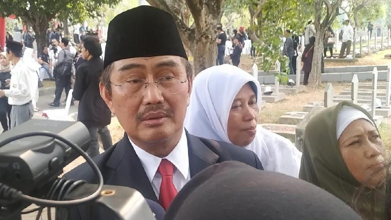 Jimly Ashiddiqie: BJ Habibie Idola di Dunia Islam, Dielu-elukan Saat ke Turki Jimly Ashiddiqie: BJ Habibie Idola di Dunia Islam, Dielu-elukan Saat ke Turki