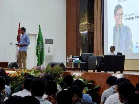 Jadi Pembicara di Padang, Sandiaga Tak Bisa Hadiri Pemakaman BJ Habibie