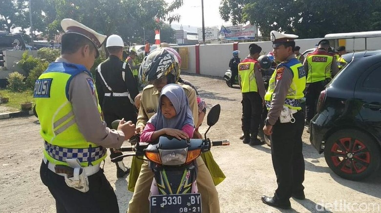 Pelanggar Operasi Patuh di Cirebon Didominasi Usia Produktif Pelanggar Operasi Patuh di Cirebon Didominasi Usia Produktif